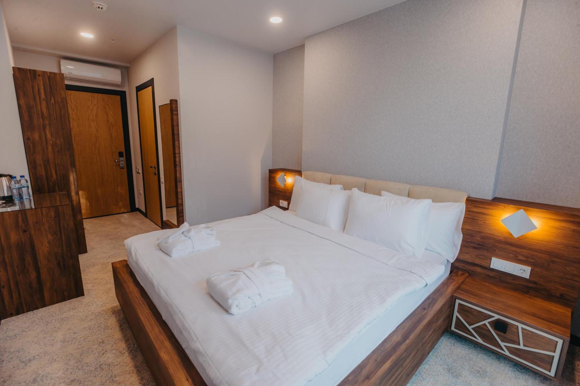 Capo Verde Hotel Батумі Екстер'єр фото